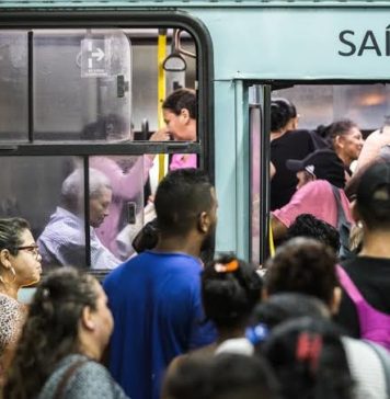 Reginauro pede fim da lotação nos ônibus de Fortaleza