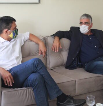 Sargento Reginauro e Eduardo Girão visitam Marinha em Fortaleza