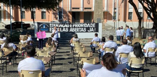 Reginauro participa de ato pela educação e direito de escolha das familias