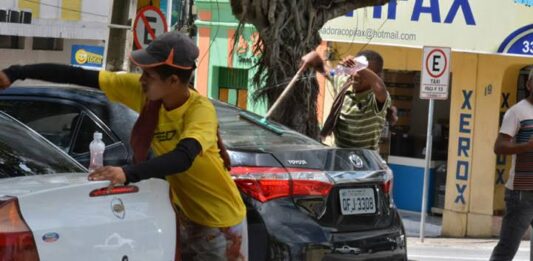 Fechamento das escolas causa sérios problemas para os alunos